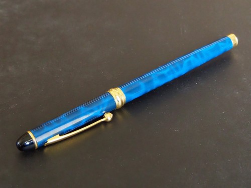 Stylo plume bleu marbré - , et