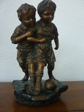 SCULPTURE  PLATRE  2 ENFANTS FOOTBALLEUR N° 171  FUTURS CHAMPIONS  PAR  FOUCHER