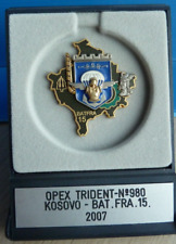 ORIGINAL INSIGNE MILITAIRE OPEX TRIDENT N°980 KOSOVO BAT FRA 15 TRES BON ETAT