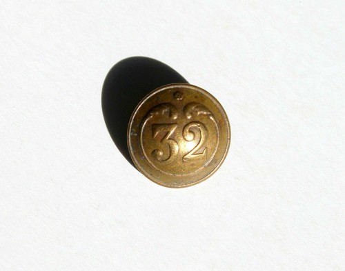 Rare bouton uniforme armée - rare,