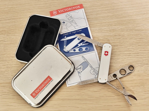 Victorinox swiss army knife - swiss,