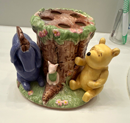 Winnie the pooh eeyore piglet - winnie,