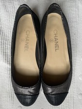 CHANEL. Ballerines Bicolore