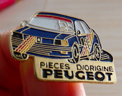 Pin voiture peugeot 309 gti - pin's,