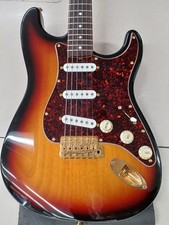 [Fender] Guitare électrique
