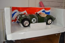 ERTL AMERICAN MUSCLE  1/18.    JAGUAR XK120 1948   TBE