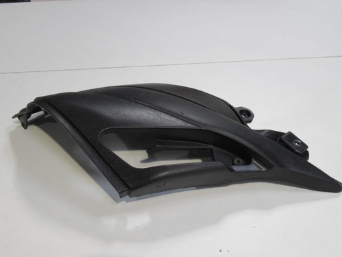Plastique sous selle - , gauche
