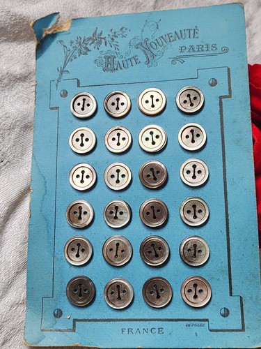 Plaque boutons anciens en - 24,