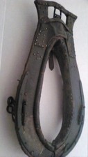 collier de cheval très ancien, en cuir, bel objet de décoration possible