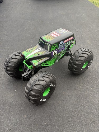 Mega grave digger - grave, truck