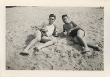 PHOTO ANCIENNE - VINTAGE SNAPSHOT - HOMME PLAGE TORSE NU MAILLOT BAIN -MAN BEACH