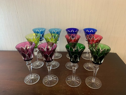 Verres vin modèle - à,