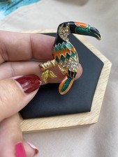 Broche Toucan, métal Doré  emmaillé  Stras