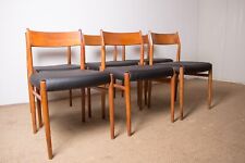 Série de 6 chaises Danoises en Teck et Skai neuf, modèle 418, Arne Vodder 1960.