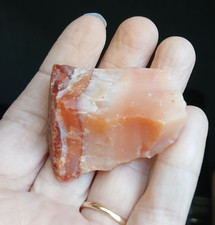 Cornaline pierre brute 38,50g / 4,5 cm Madagascar