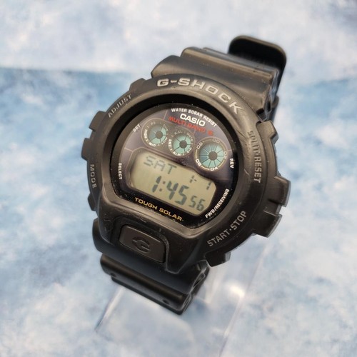 Montre noire solaire robuste