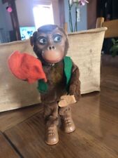 singe automate vintage des années 60  avec sa clef