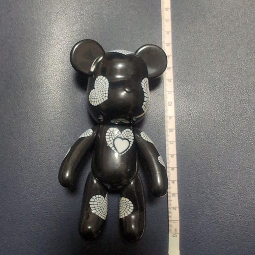 Figurine noire cœur