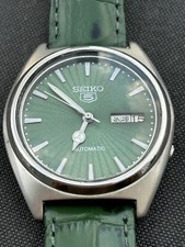 AUTOMATIC SEIKO 5 VINTAGE GREEN DIAL DAY DATE 7009 WRIST WATCH