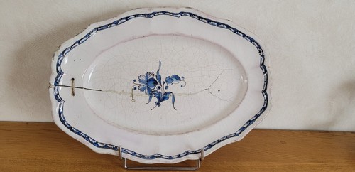 Xviii ième plat très - très, ancien