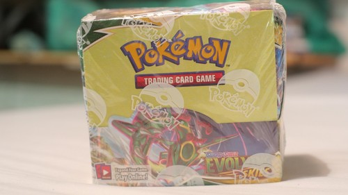Pokémon display evolving - pokémon,