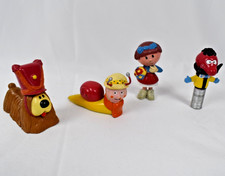 4 FIGURINES PVC MANEGE