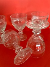 ST LOUIS, MODELE TRIANON , 5 VERRES A VIN, CRISTAL TAILLÉ ,