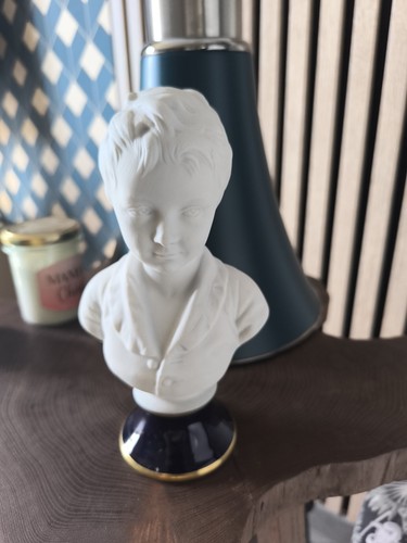Buste biscuit jeune fille - buste,