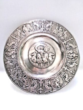 Patène, petite assiette ronde en métal argenté ouvragée