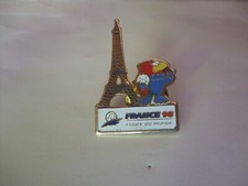 PINS  FOOT TOUR EIFFEL FRANCE 98 COUPE DU MONDE  FOOTBALL  FOOTIX