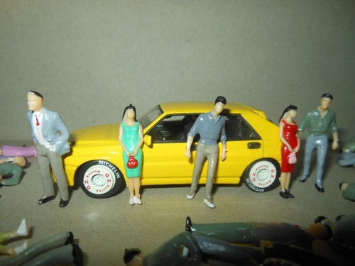 Lot 100 figurines - lot,