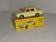 Renault R8 DINKY TOYS modèle