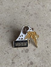 Pin’s Tunet Chien Chasse •