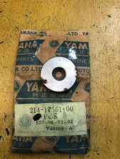 plaque latéral 1 yamaha 214-18561-00 dt 1 2 3 50 80 gt 1 80 gtmx rd 50 60 rx ty 