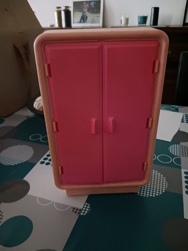 Vends armoire barbie - armoire,