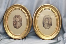 Paire de cadres ovales en bois