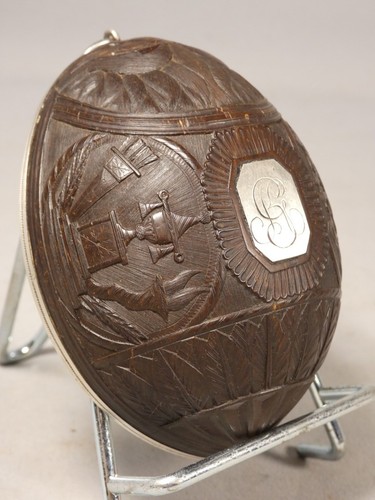 Noix coco sculptée - de,