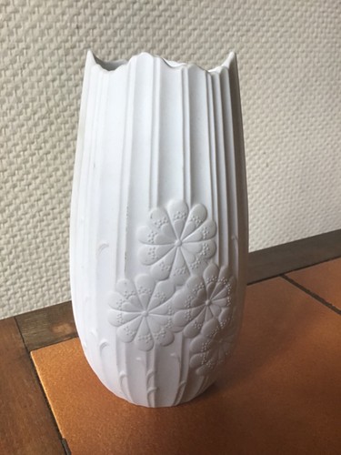 Vase biscuit porcelaine - en,