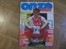 MAGAZINE ONZE MONDIAL -COMPLET POSTER ET FICHES ATTACHEES -CALENDRIER FOOTBALL