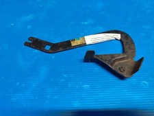 Charnière droite de capot pour: Peugeot: 305 Berline et Break - 06/82