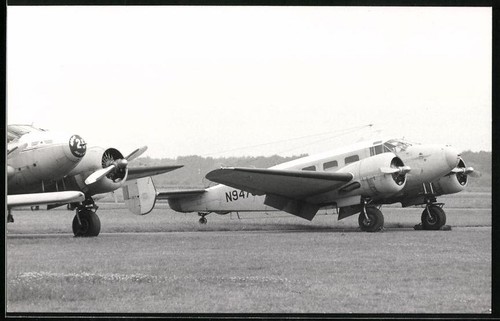 Photographie avion bimoteur - , à