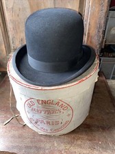 Capeau Et Boite A Chapeau