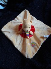 Dp1/Doudou plat Winnie l’ourson DISNEY NICOTOY jaune rouge écharpe dessous rayé 