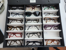 Lot 1 de Lunettes Chanel  Occasion 17 Paires e Montures Deuxième  Main