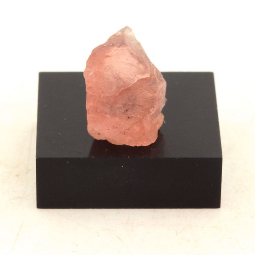 Fluorite rose massif - fluorite, rose.