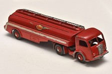 Tracteur Panhard et sa citerne Titan N°32C Dinky Toys France
