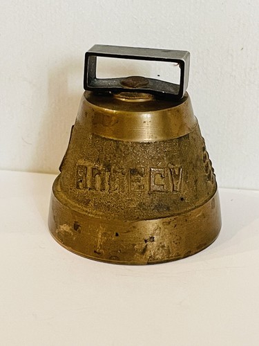 Cloche sonnaille ancienne - , en