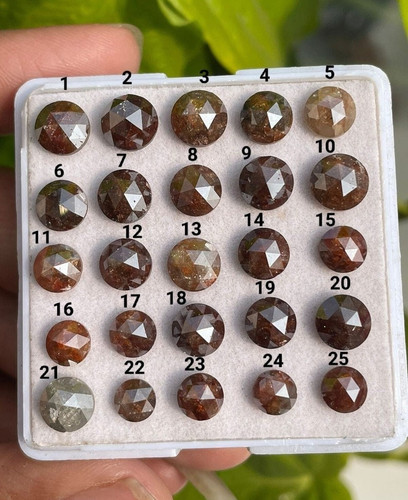 Diamant rond naturel - , taillé