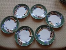 PH. DESHOULIÈRES, PORCELAINE LIMOGES, 6 ASSIETTES MODÈLE PLUMES FERRIÈRES CHASSE