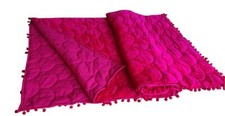 Couette en velours fuchsia
